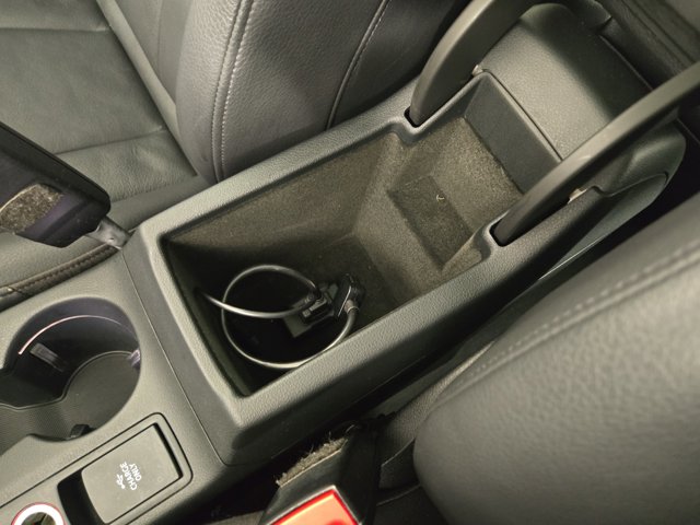 Vehicle image 28 of 34