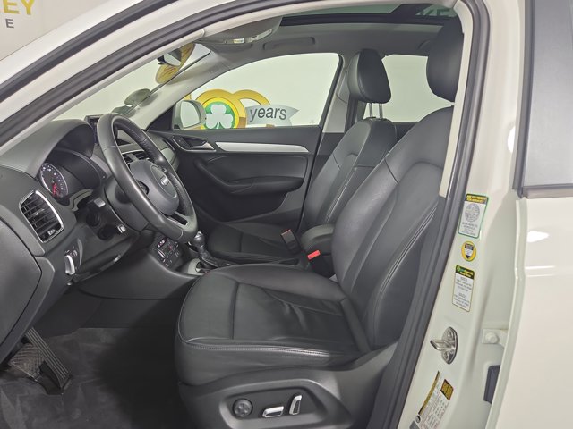 Vehicle image 12 of 34