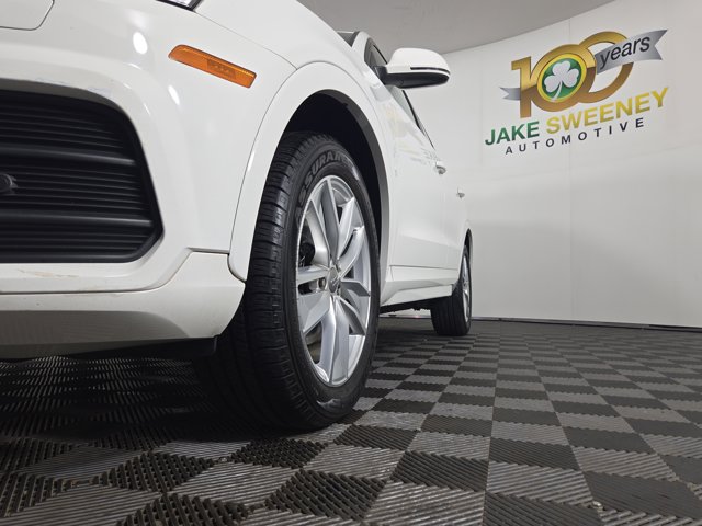Vehicle image 5 of 34