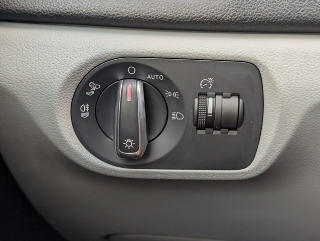 Vehicle image 25 of 29