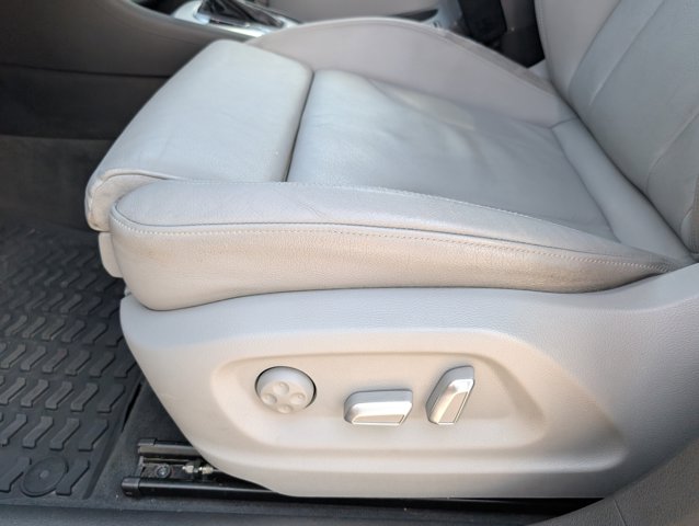 Vehicle image 23 of 29