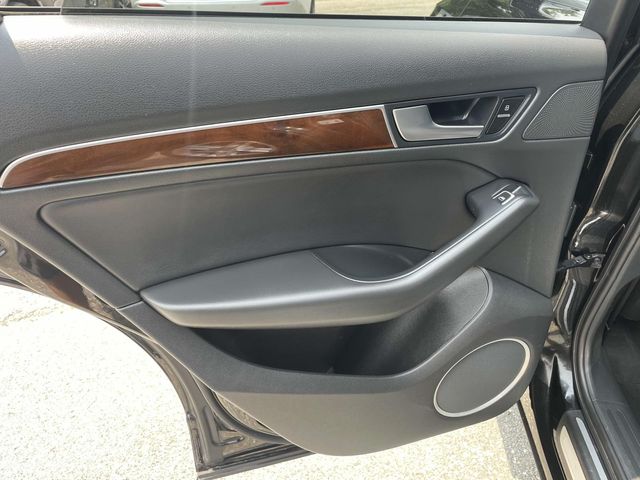 Vehicle image 20 of 38