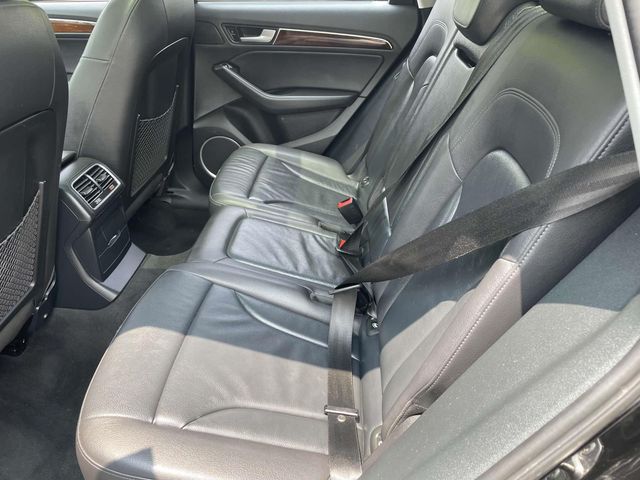 Vehicle image 19 of 38