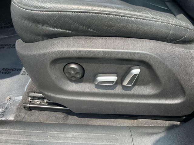 Vehicle image 23 of 38