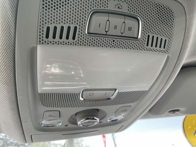 Vehicle image 31 of 38