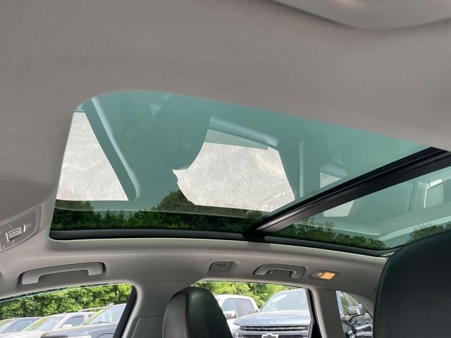 Vehicle image 26 of 38