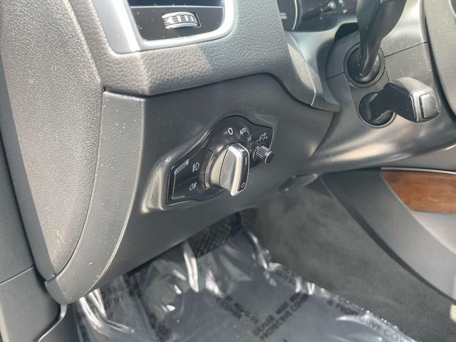 Vehicle image 25 of 38