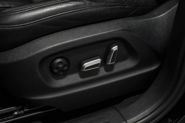 Vehicle image 28 of 54