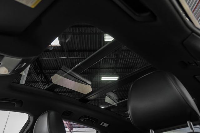 Vehicle image 11 of 54