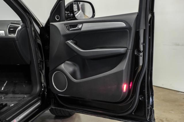 Vehicle image 40 of 54