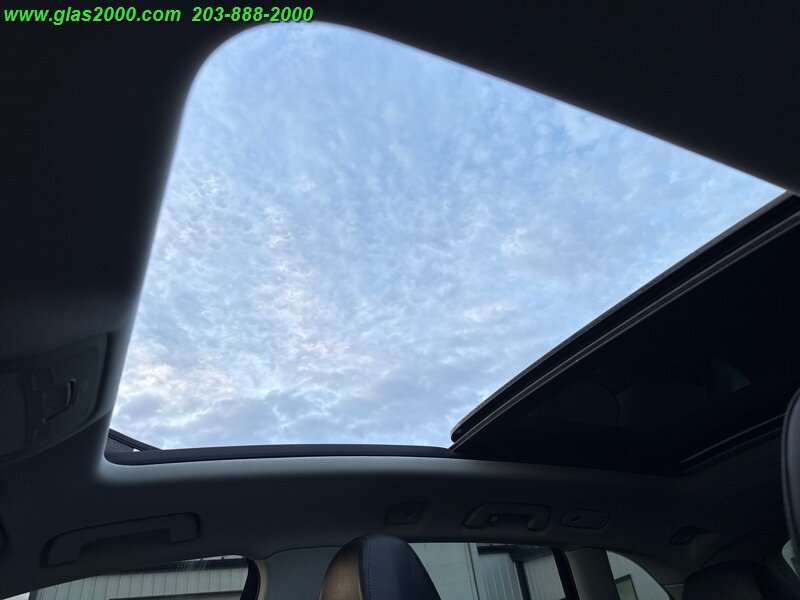 Vehicle image 16 of 33