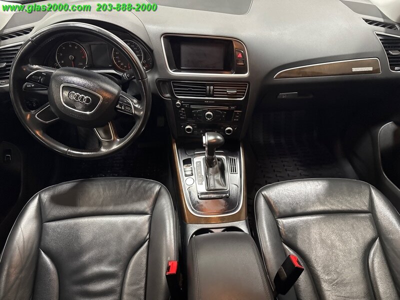 Vehicle image 12 of 33