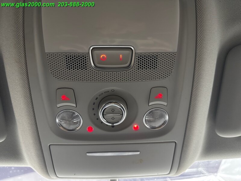 Vehicle image 32 of 33