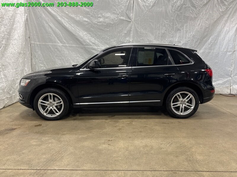 Vehicle image 8 of 33