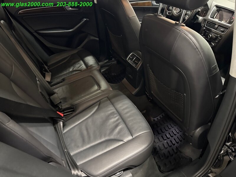 Vehicle image 14 of 33