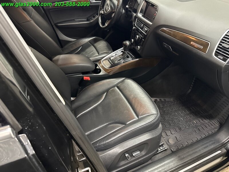 Vehicle image 11 of 33