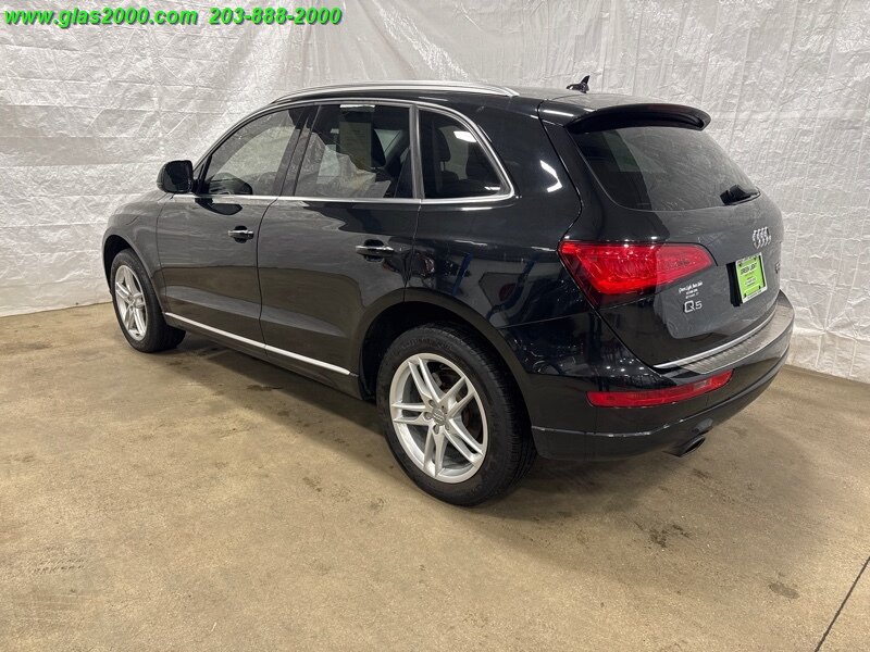 Vehicle image 7 of 33