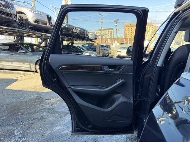 2017 Audi Q5 Premium Image 17 of 40