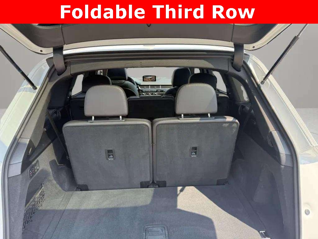 Vehicle image 13 of 35