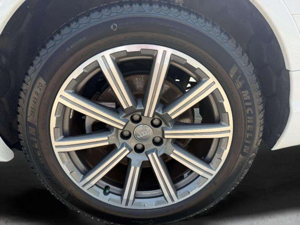Vehicle image 12 of 35