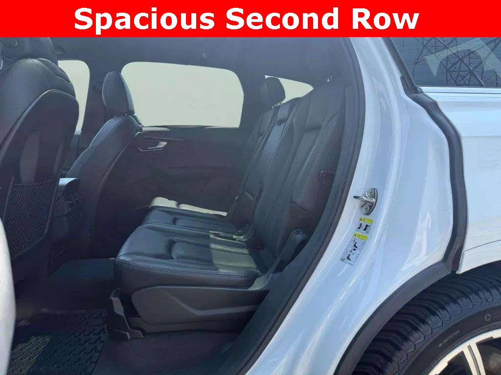Vehicle image 29 of 35