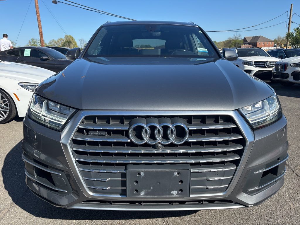 2017 Audi Q7 Premium Plus Image 2 of 29