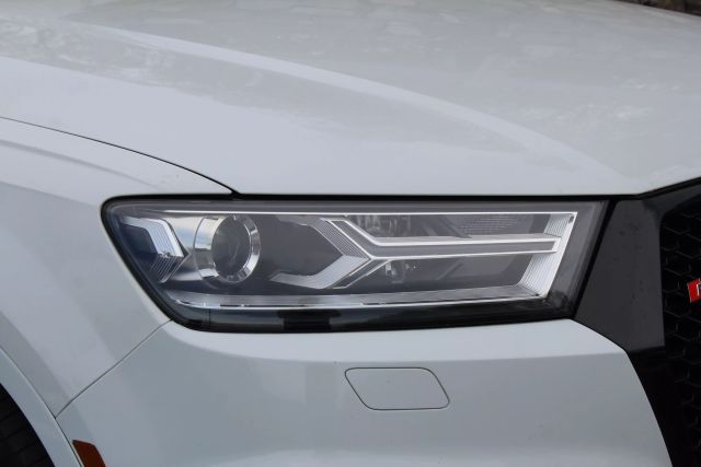 Vehicle image 40 of 45