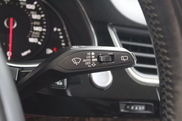 Vehicle image 29 of 45