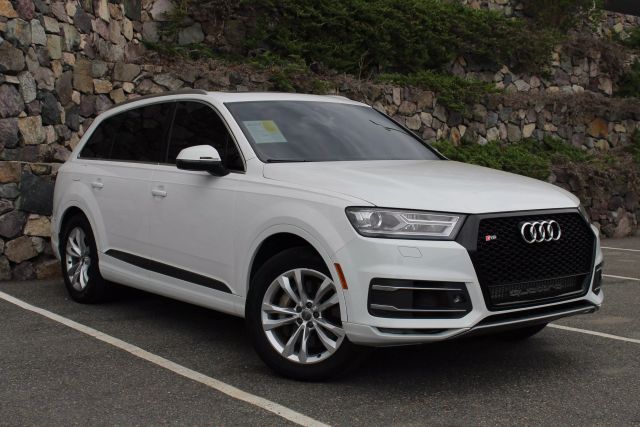 Vehicle image 4 of 45