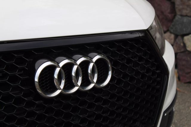 Vehicle image 41 of 45