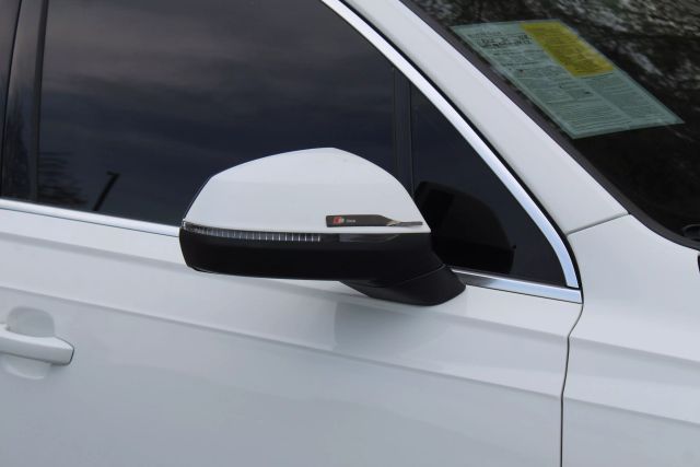 Vehicle image 38 of 45