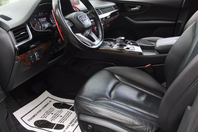 Vehicle image 11 of 45