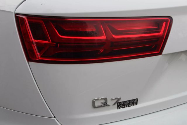 Vehicle image 43 of 45