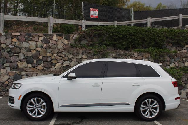 Vehicle image 9 of 45