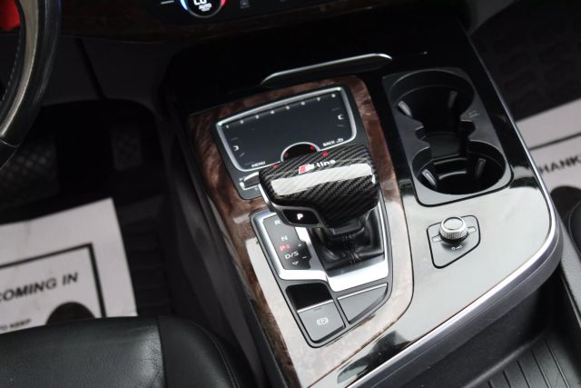 Vehicle image 22 of 45