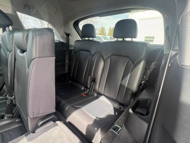 Vehicle image 20 of 29