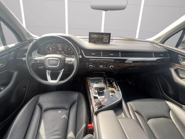 Vehicle image 13 of 29