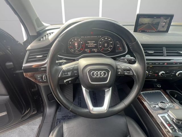 Vehicle image 10 of 29