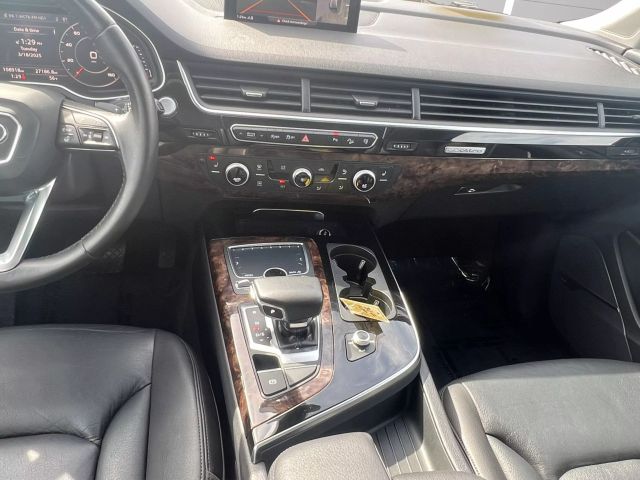 Vehicle image 14 of 29