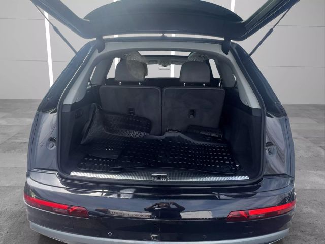 Vehicle image 28 of 29