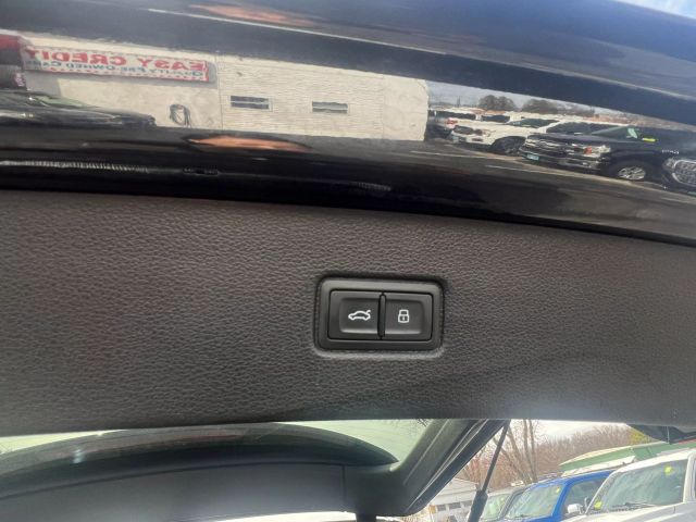 Vehicle image 27 of 29