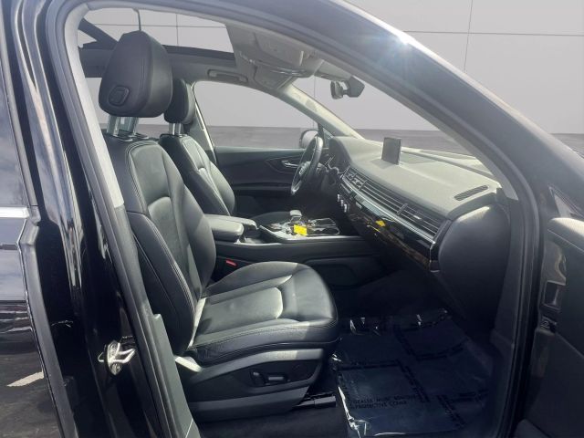 Vehicle image 16 of 29