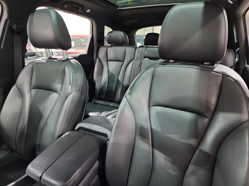 Vehicle image 42 of 47