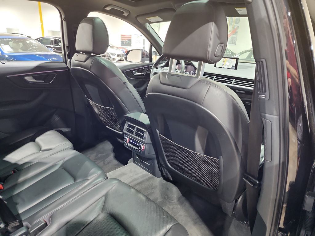 Vehicle image 26 of 47