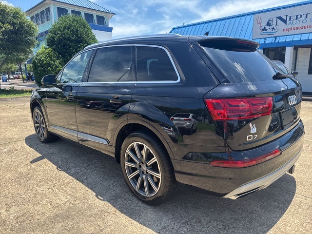 Vehicle image 7 of 40