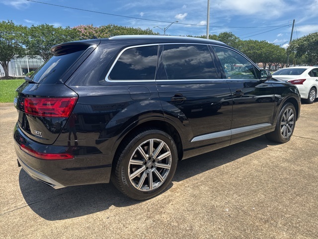Vehicle image 5 of 40