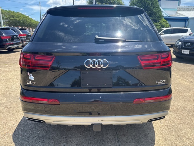 Vehicle image 6 of 40