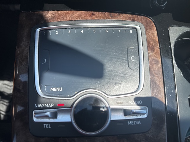 Vehicle image 35 of 40
