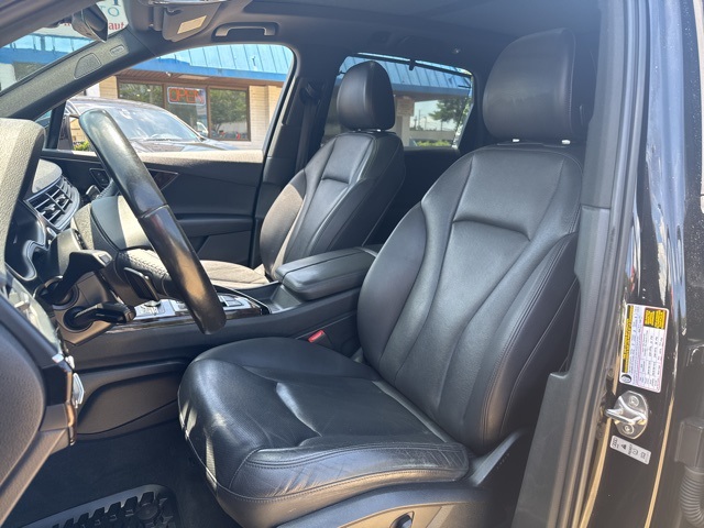 Vehicle image 15 of 40