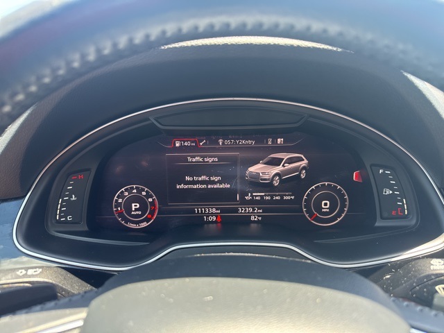 Vehicle image 23 of 40
